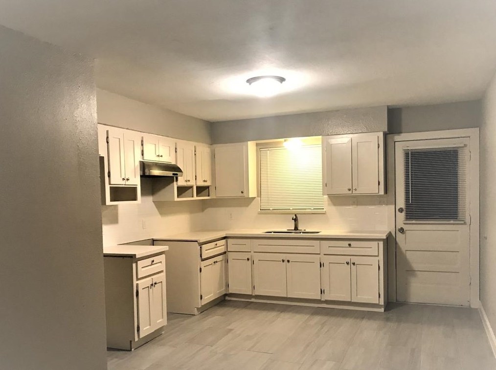 843 Ellena Rd, Houston, TX 77076