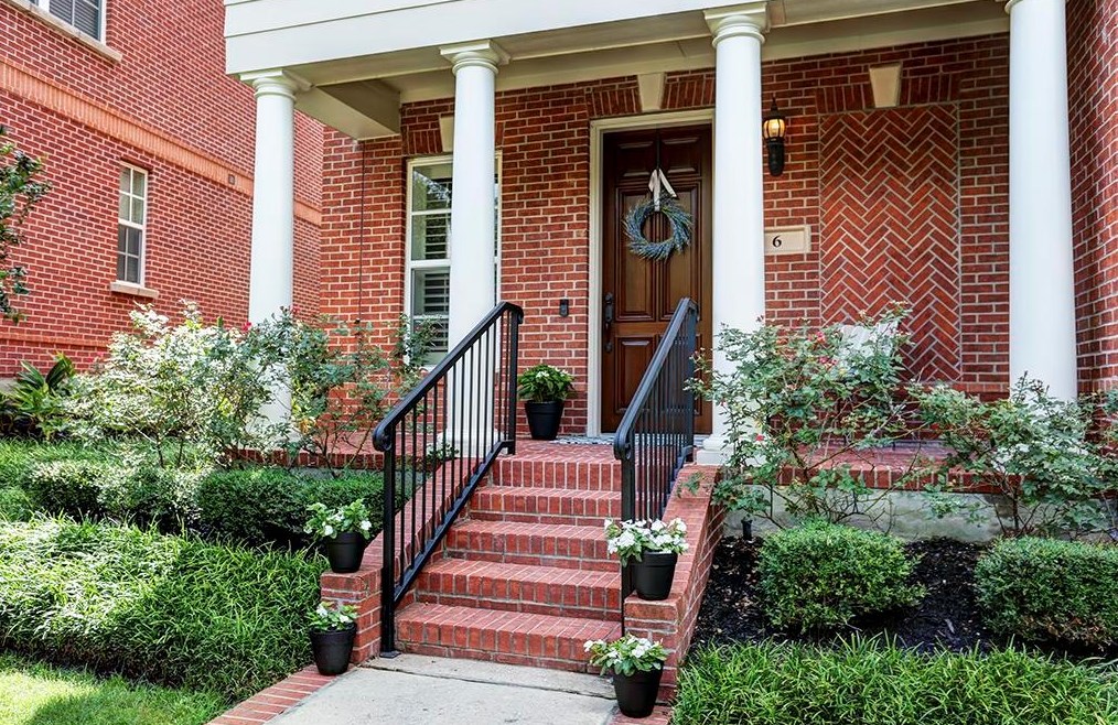 6 Islewood Blvd, Spring, TX 77380-2855