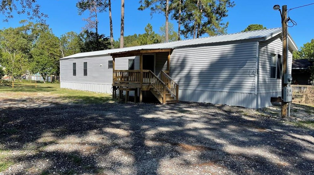 214 County Rd 3313, Cleveland, TX 77327