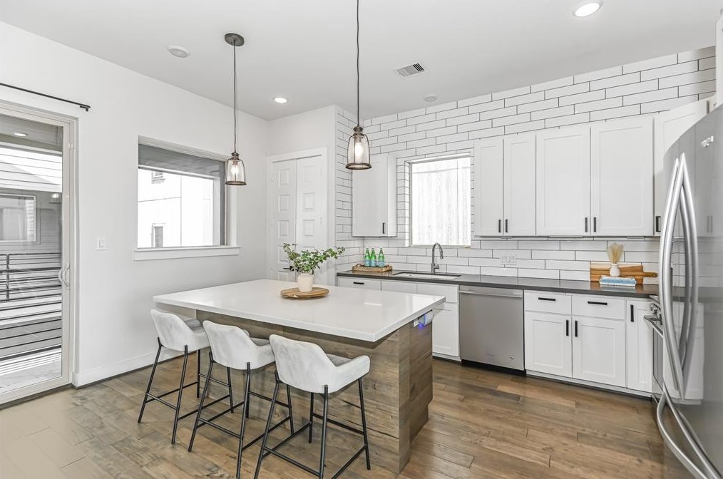 616 York, Houston TX 77003-2531 exterior