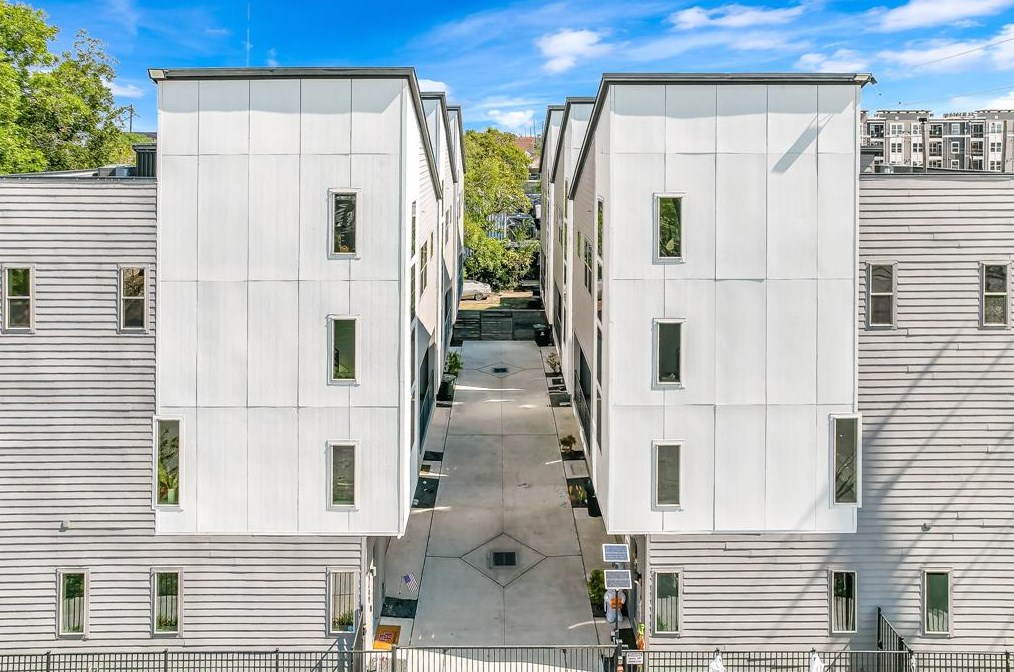 616 York, Houston TX 77003-2531 exterior