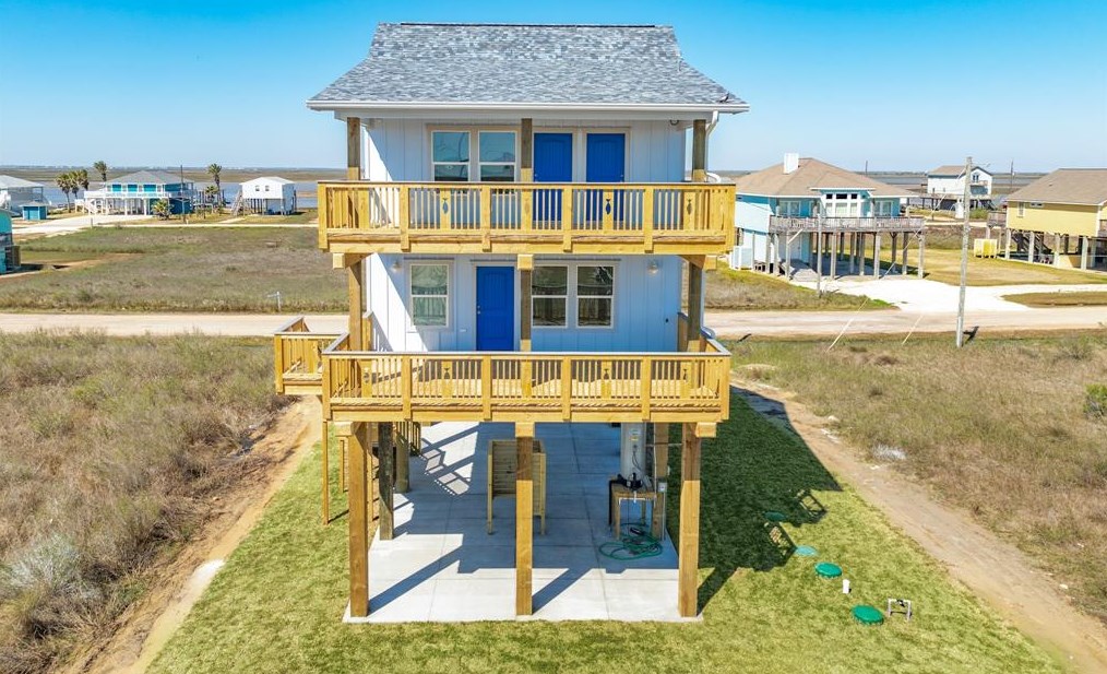 4602 Palm St, Jones Creek, TX 77541-7404