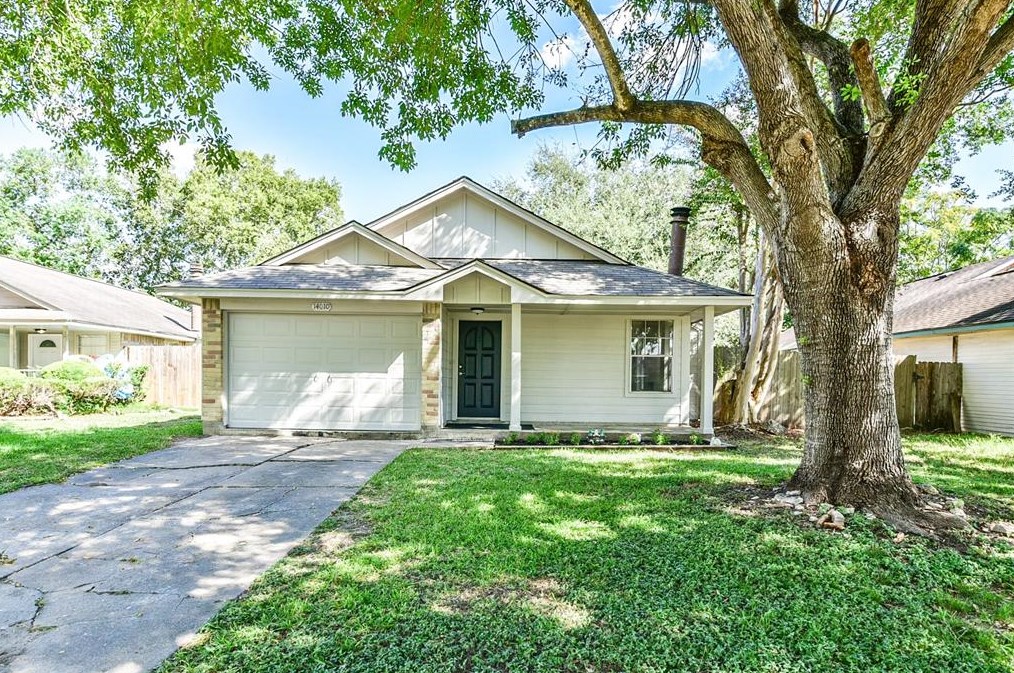 14010 Clear Forest Dr, Sugar Land, TX 77498-1779