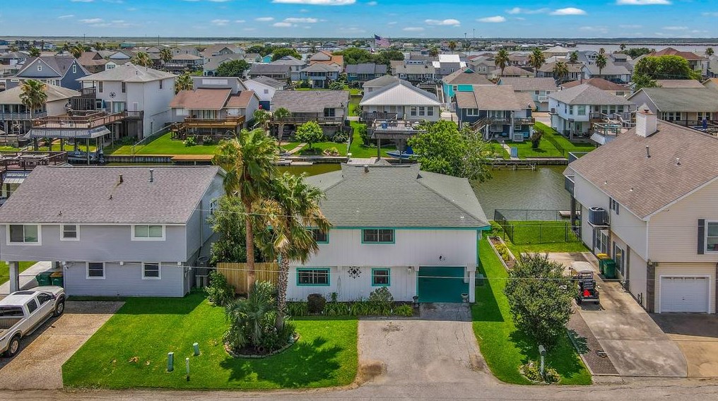 4 Skimmer St, La Marque, TX 77568-6544