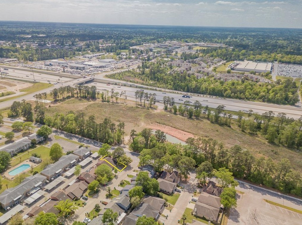 17 Timber Creek Dr, Conroe, TX 77301