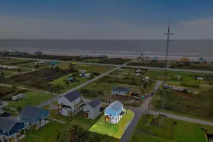 1381 Featherstone Ave, Gilchrist, TX 77617 - Photo 20