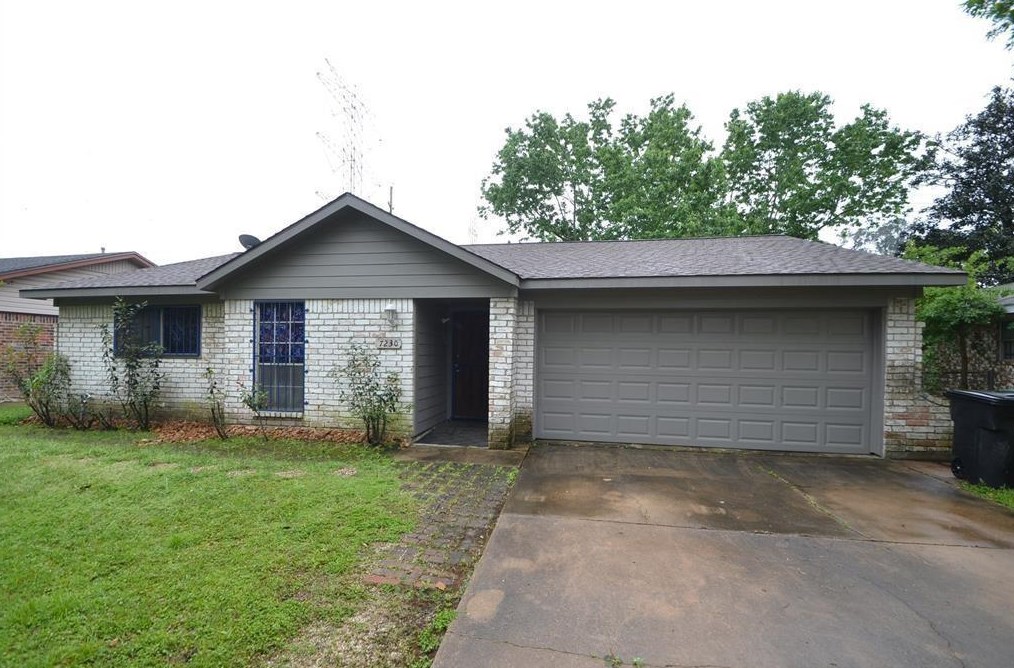 7230 Oak Village Dr, Humble, TX 77396
