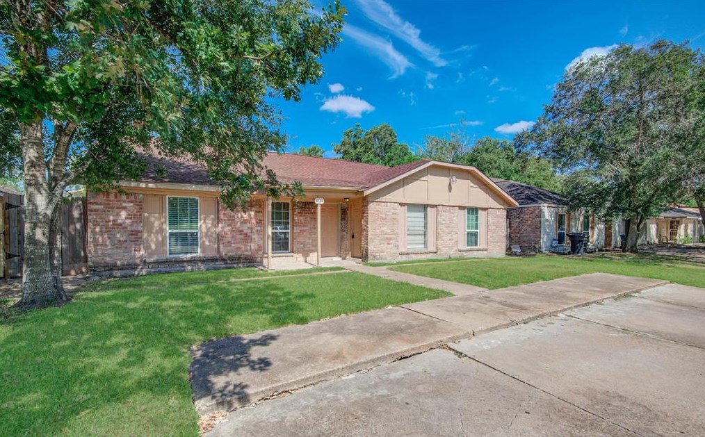 6732 W Fuqua Dr, Missouri City, TX 77489