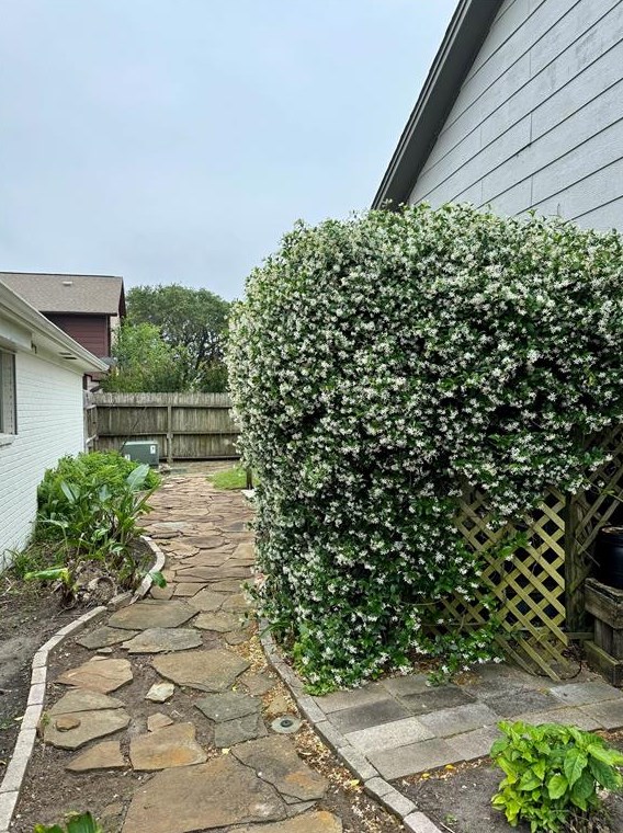 7507 Beluche Dr, Galveston, TX 77551-1517