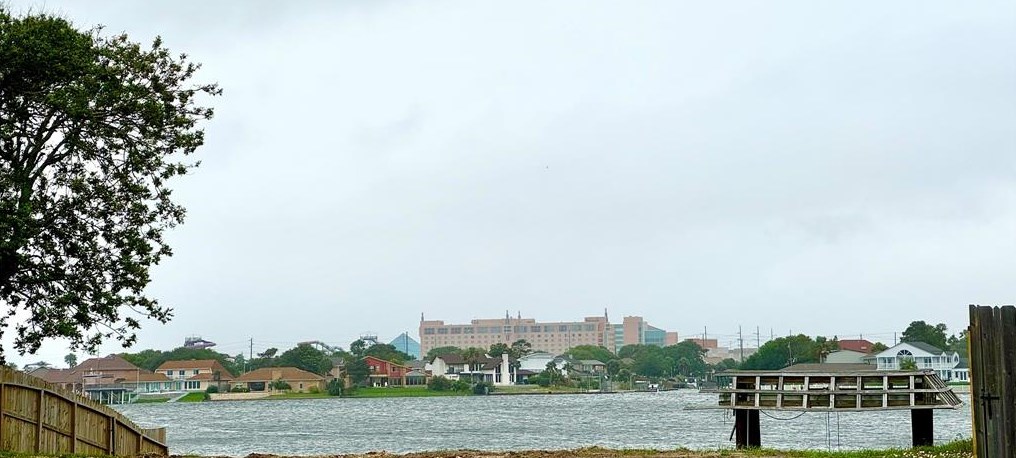 7507 Beluche Dr, Galveston TX 77551-1519 exterior