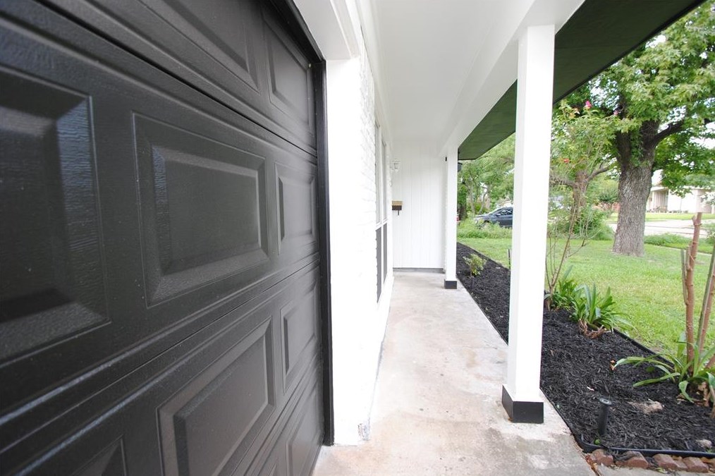 7527 Barberton Dr, Houston, TX 77036-5709