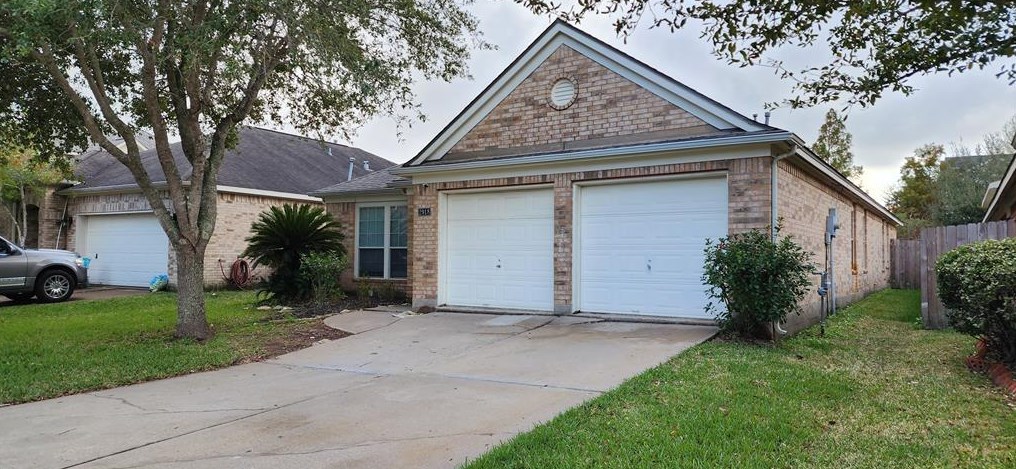 2918 Autumnbrook Ln, Pearland, TX 77584