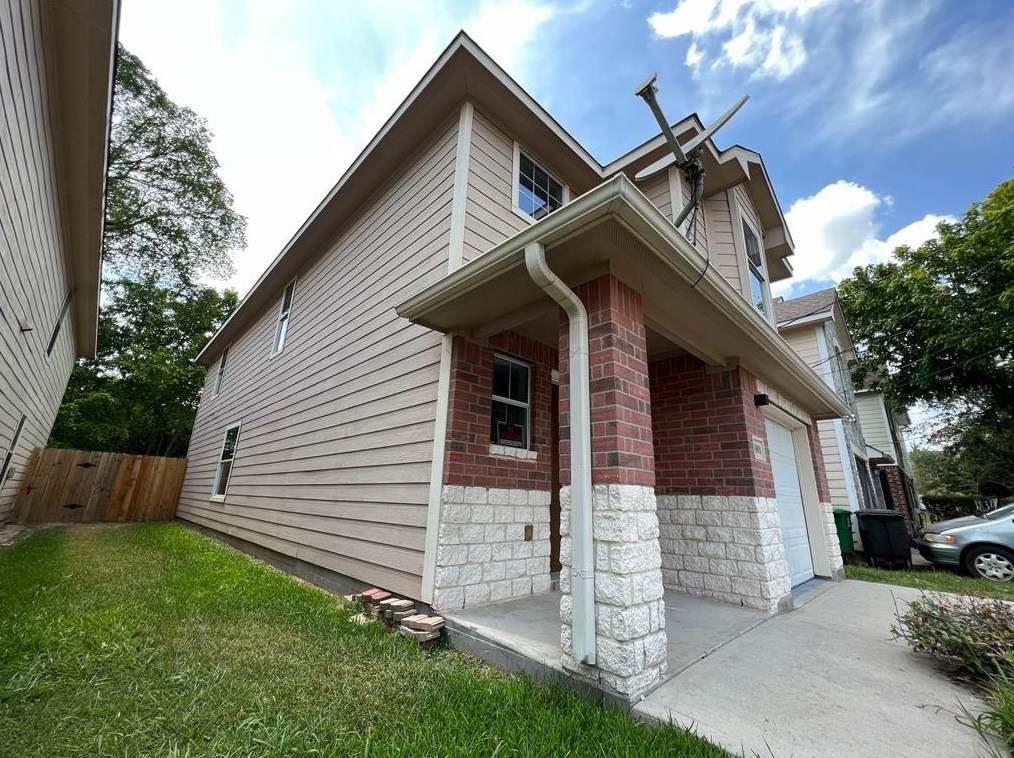 6901 Apollo St, Houston, TX 77091-2009