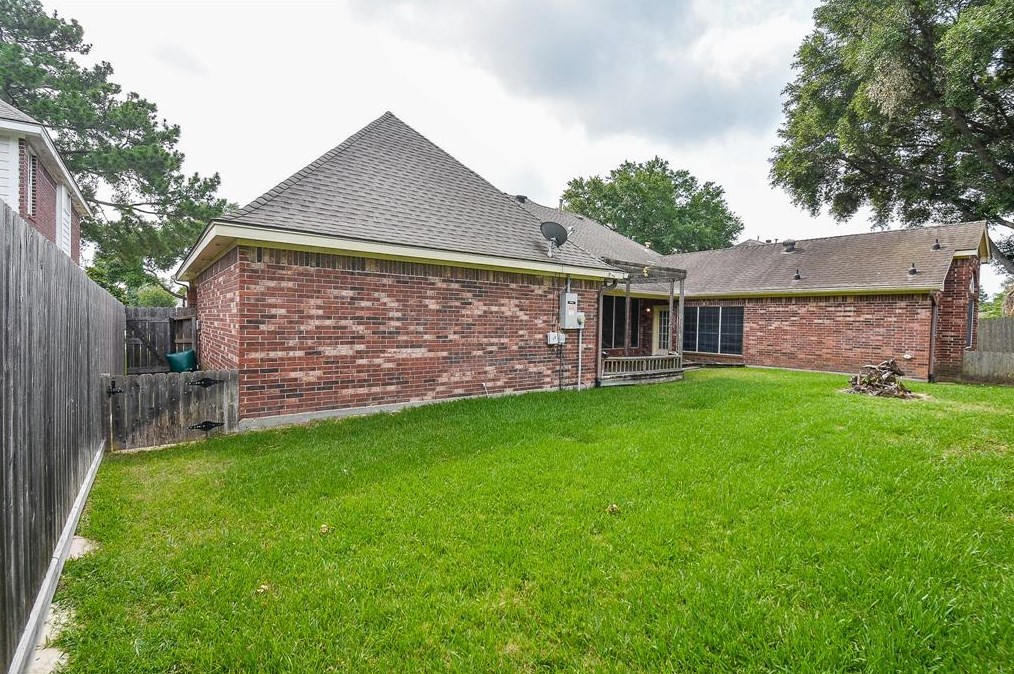 16210 Lakestone Dr, Tomball TX  77377-8551 exterior