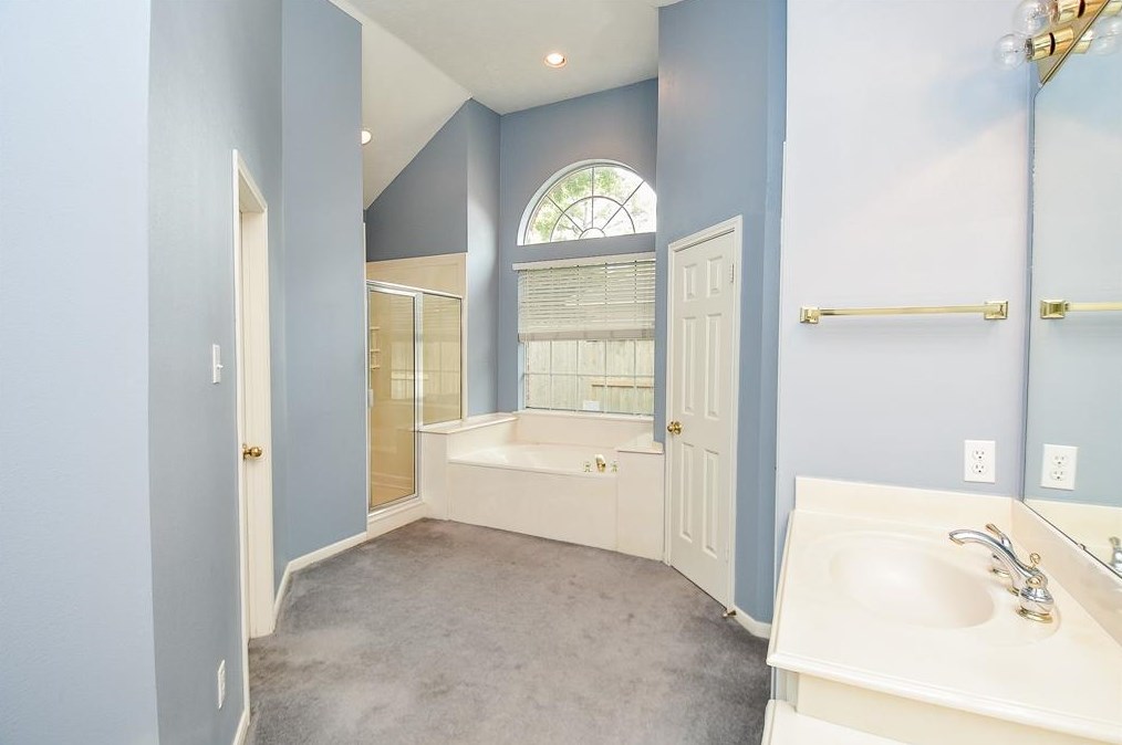 16210 Lakestone Dr, Tomball TX  77377-8551 exterior