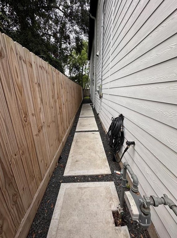 2607 Rosalie St, Houston, TX 77004-1629