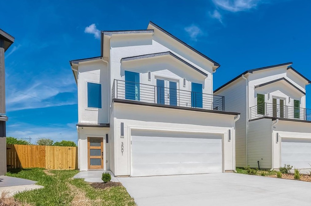 3003 Bolt St, Houston, TX 77051-3061