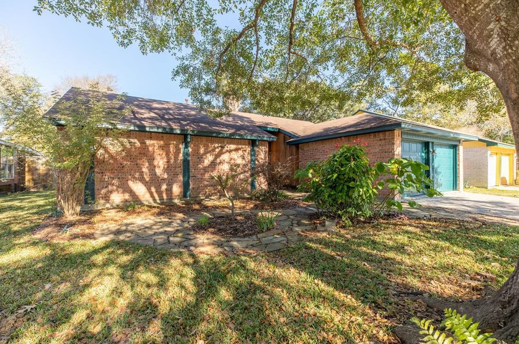 2823 Allyson Ln, Spring TX  77373-8919 exterior