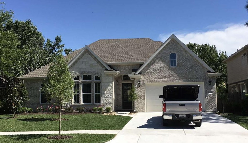 2395 Golden Shores Ln, League City, TX 77573-0701