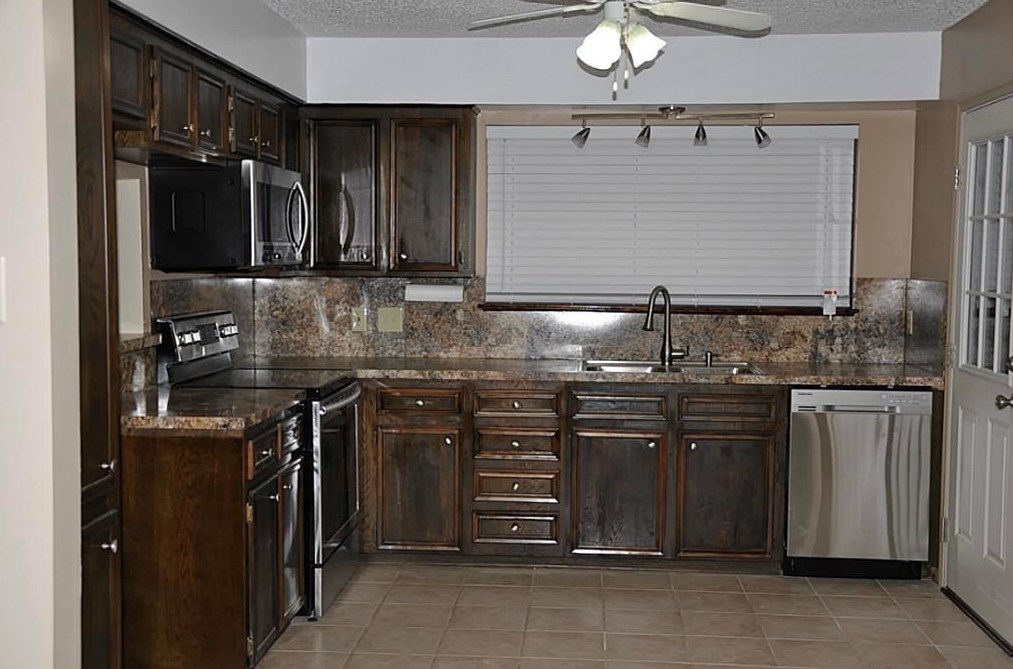 747 Voyager Dr, Houston, TX 77062