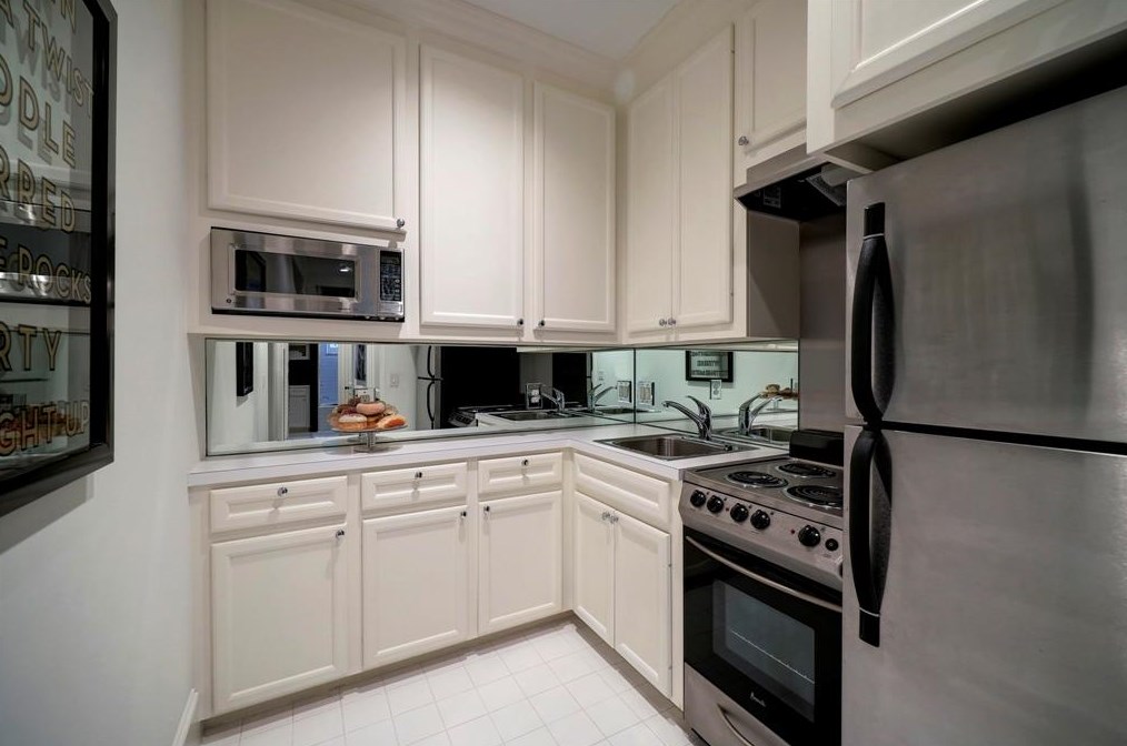 3831 Case St, Houston TX  77005-3601 exterior