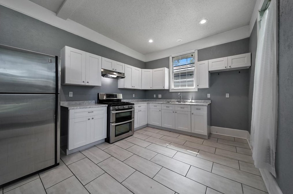 106 Drennan St, Houston TX  77003-2601 exterior
