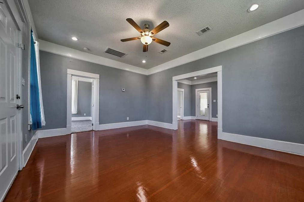 106 Drennan St, Houston TX  77003-2601 exterior
