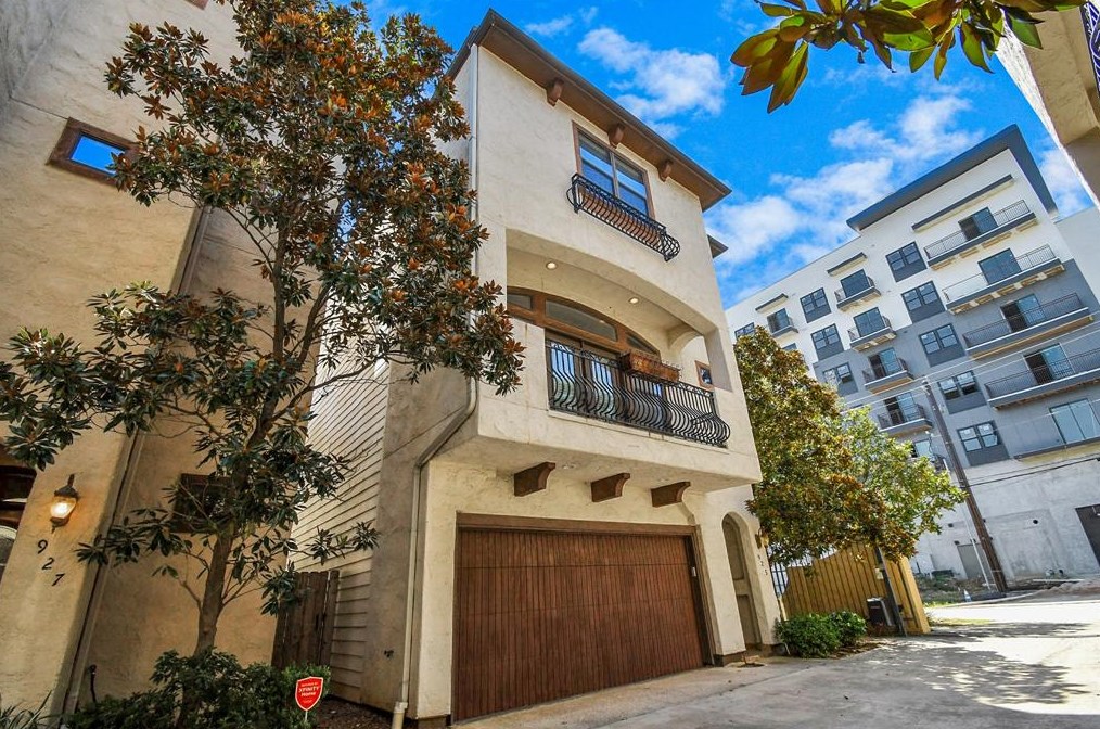925 21st St, Houston, TX 77008-3317