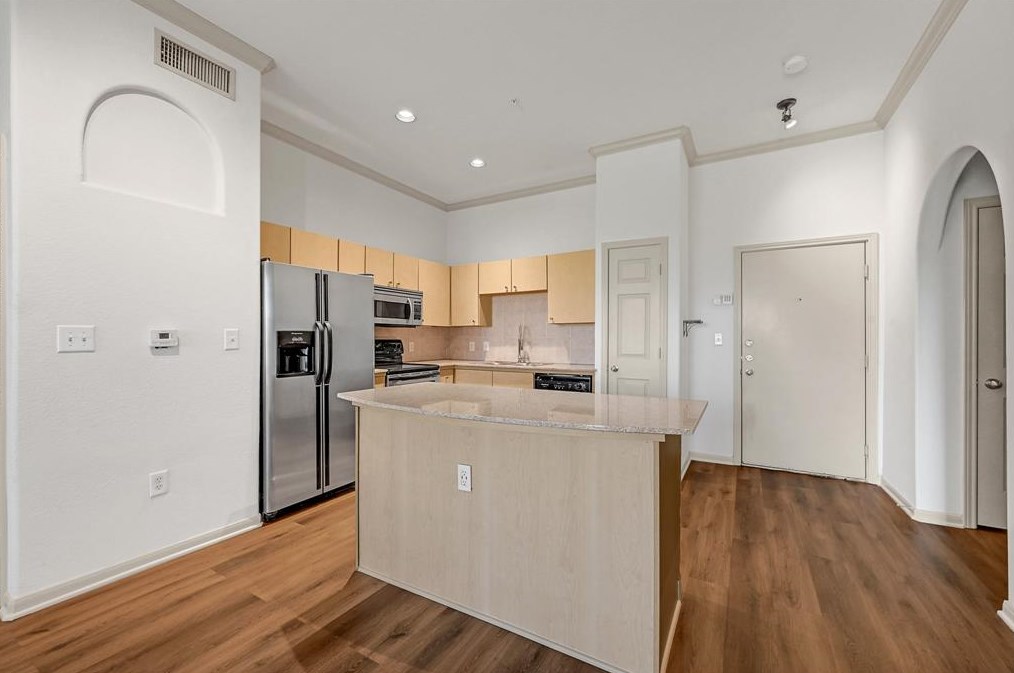 1441 East St Unit 305, Houston, TX 77007