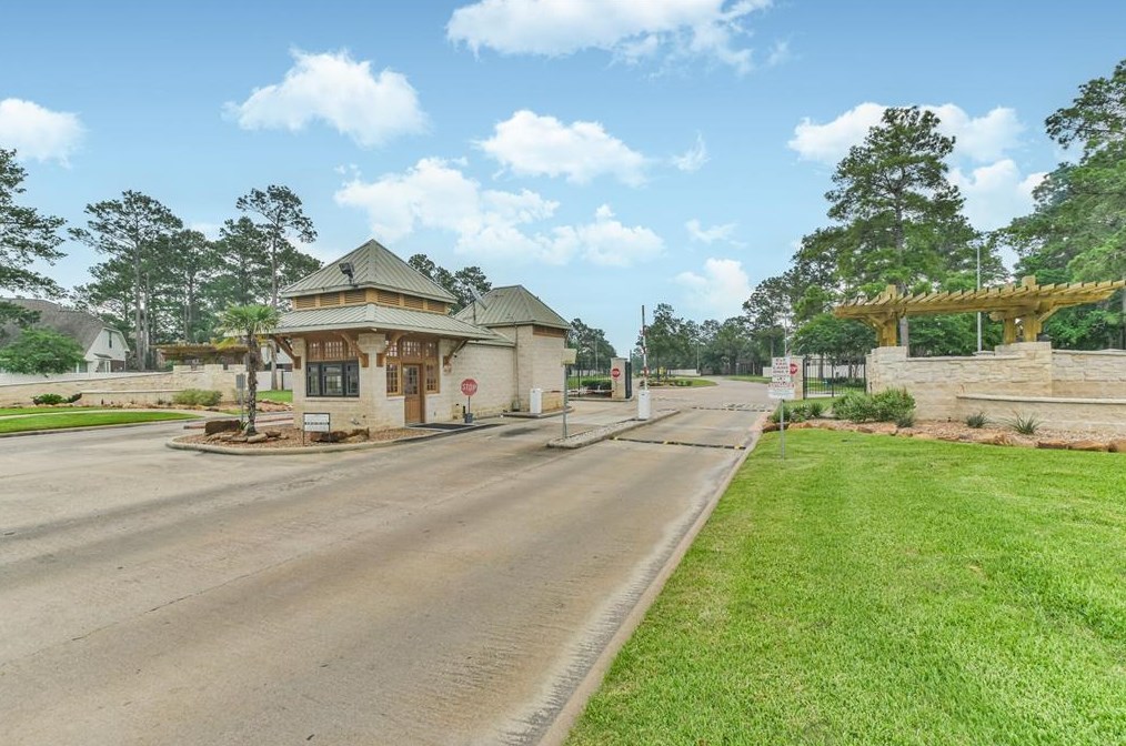 11706 Cyn Mist Ln, Tomball TX  77377-7674 exterior