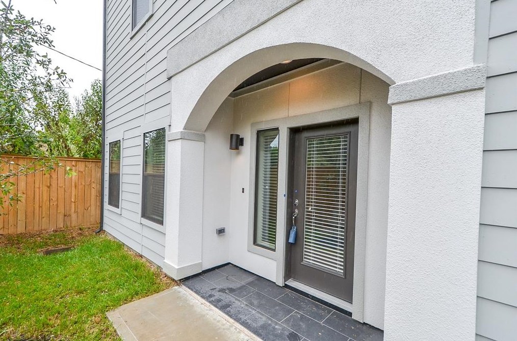 1818 Bonner St, Houston TX  77007-2302 exterior
