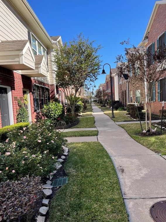 1901 Kemah Village Dr, Kemah, TX 77565