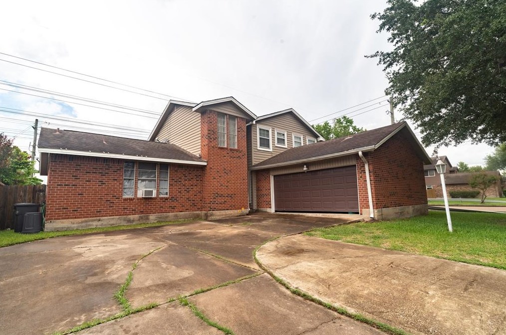 11427 Camphorwood Dr, Houston, TX 77089-5301