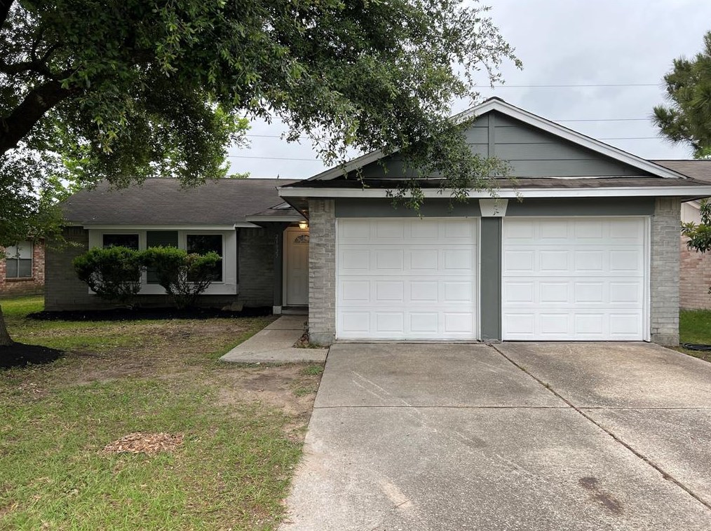 21027 Fernhollow Ln, Spring, TX 77388-4318