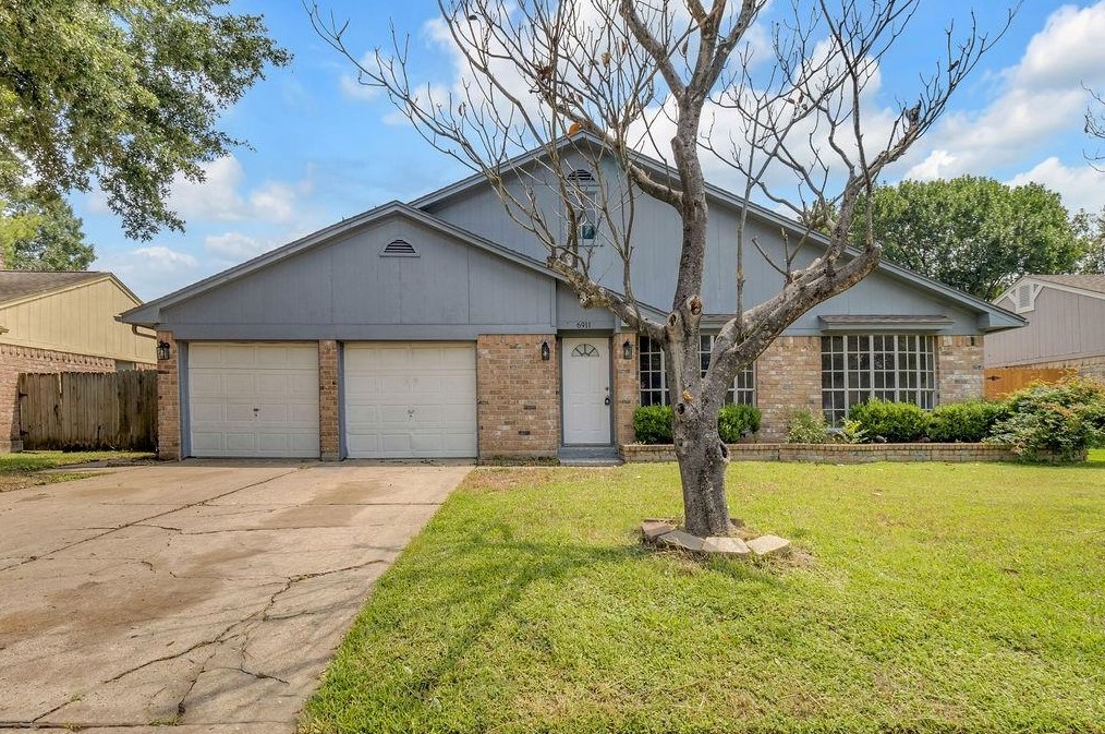 6911 Leandra Dr, Houston, TX 77083-1140