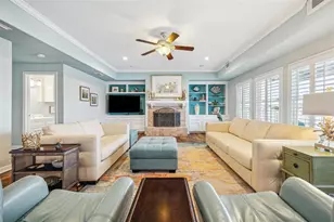 411 Sunset Cir, Tiki Island, TX 77554 - Photo 8