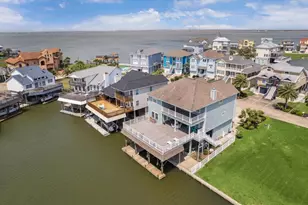 411 Sunset Cir, Tiki Island, TX 77554 - Photo 40