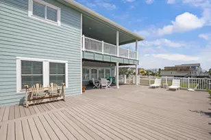 411 Sunset Cir, Tiki Island, TX 77554 - Photo 30