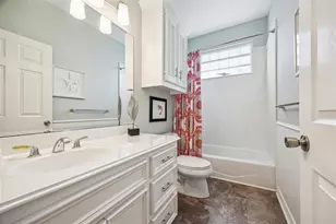 411 Sunset Cir, Tiki Island, TX 77554 - Photo 24