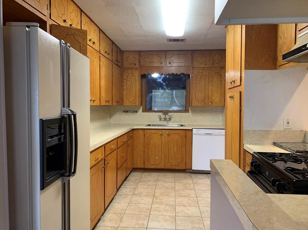 7718 Magnolia St, Houston TX  77012-1849 exterior