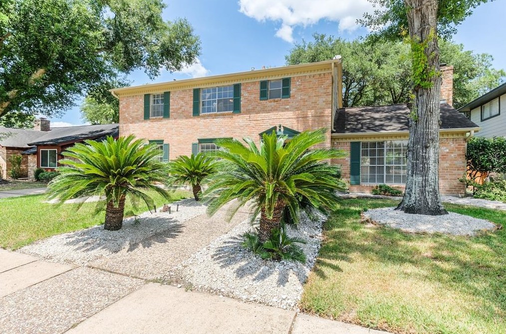 6110 Claridge Dr, Houston TX  77096-5721 exterior