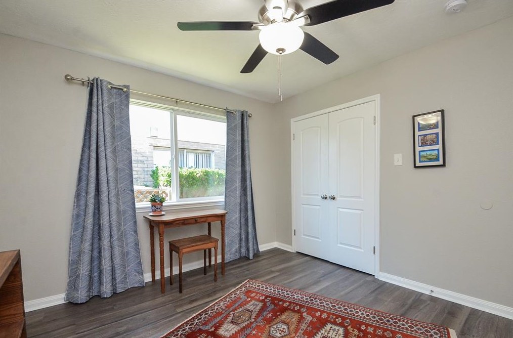11311 Wickersham Ln, Houston TX  77027-4013 exterior