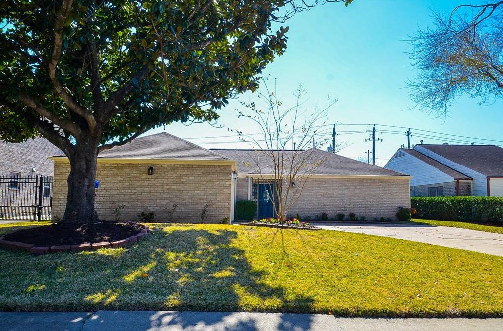 11311 Wickersham Ln, Houston, TX 77077-6825
