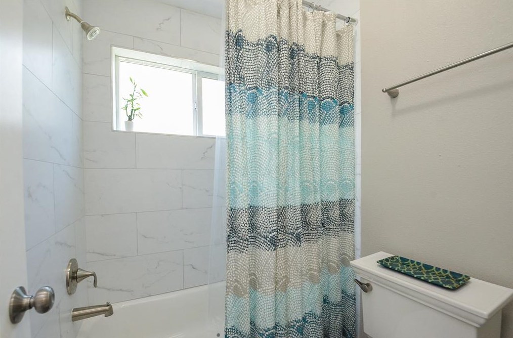 11311 Wickersham Ln, Houston TX  77027-4013 exterior