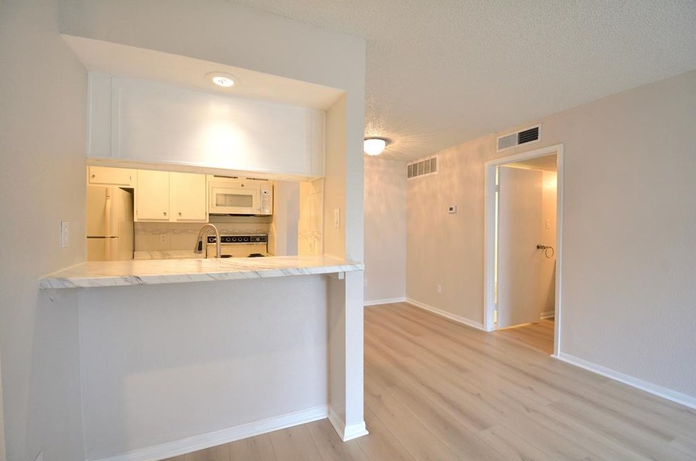 1500 Bay Area Blvd # 123, Houston, TX