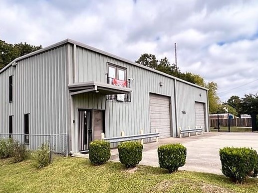1936 Old Holzwarth Rd, Spring TX  77388-4803 exterior
