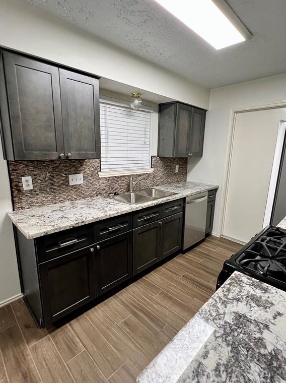 11834 Welshpool Glen Dr, Houston TX  77066-4625 exterior