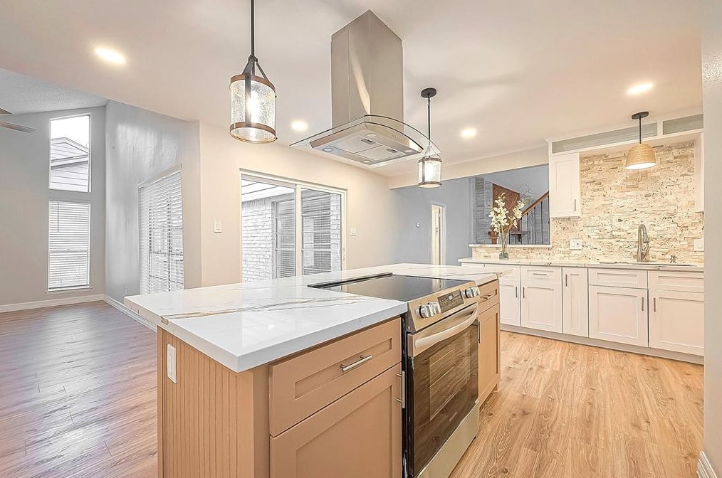 2446 Long Reach Dr, Sugar Land TX  77478-4128 exterior