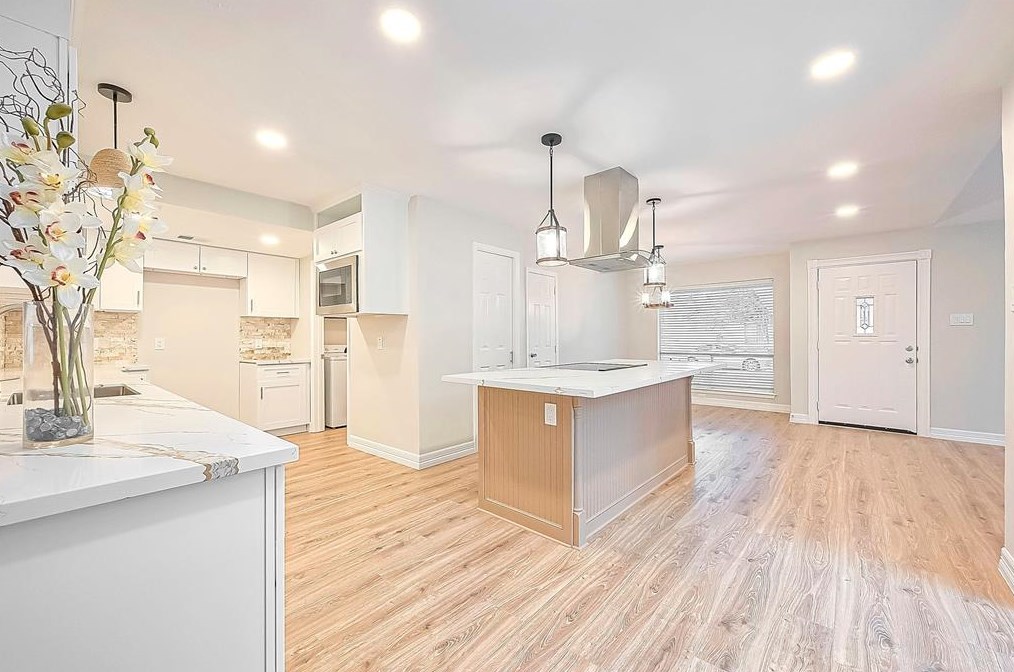 2446 Long Reach Dr, Sugar Land, TX 77478