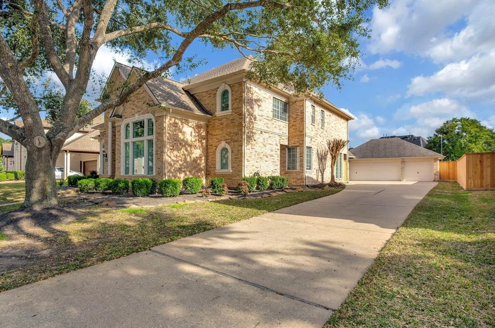 15418 Bay Green Ct, Houston, TX 77059-5812